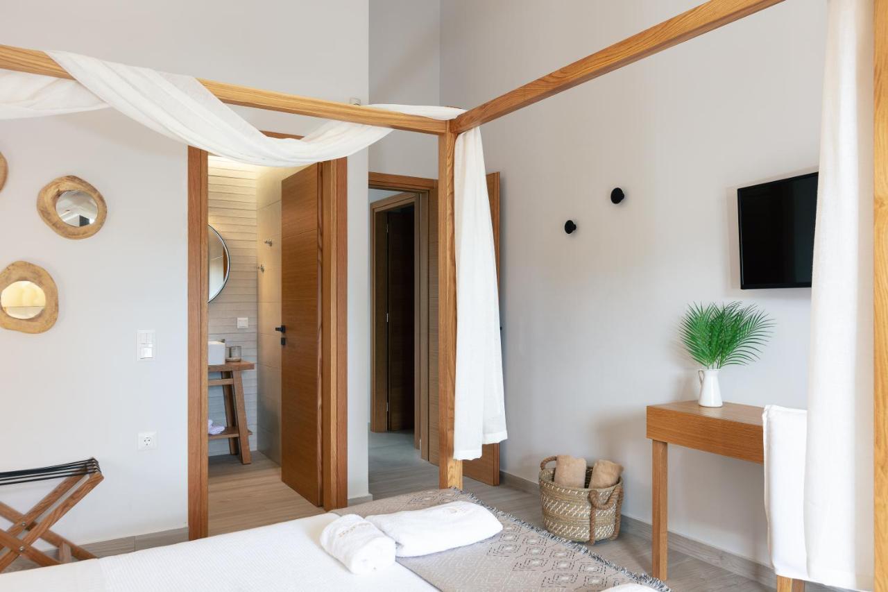 Lagoon Seabreeze Villa, Sumptuous Retreat, By Thinkvilla Pánormos Eksteriør billede